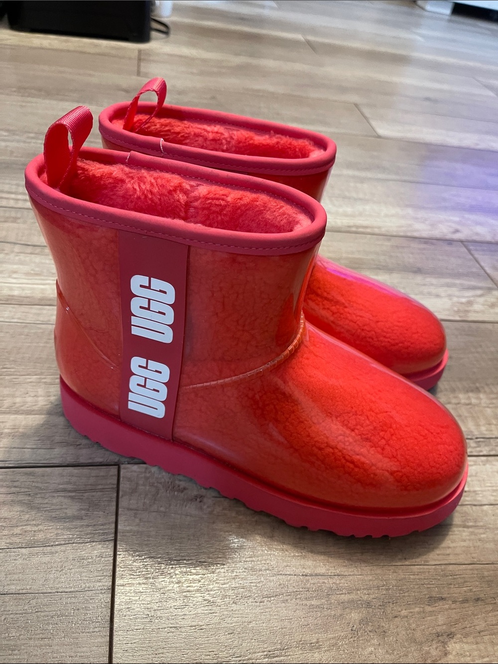 UGG Glossy Short Boot in Vibrant Pink-Red